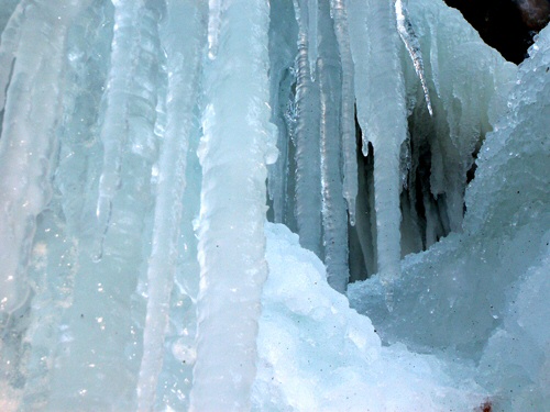 eisiger Lainbachfall Kochel am See im Winter