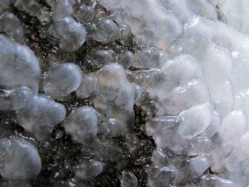 eisiger Lainbachfall Kochel am See im Winter